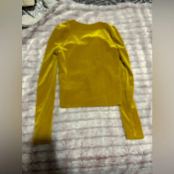 Urban Outfitters Top Gold Velvet Small - Picture 7 of 7